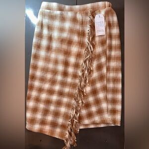 Asymmetrical skirt for the fall